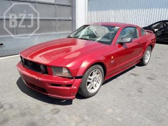 Vrakbiler auto Ford USA Mustang Mustang V, Coupe, 2004 / 2015 4.6 GT V8 24V 2005