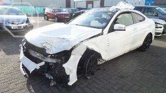 Vrakbiler auto Mercedes C-klasse C (C204), Coupe, 2011 1.6 C-180 16V BlueEfficiency 2014