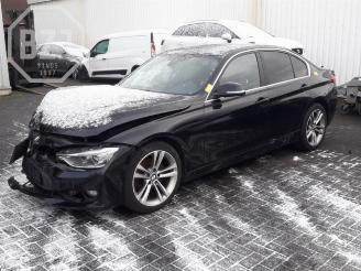 Coche siniestrado BMW 3-serie 3 serie (F30), Sedan, 2011 / 2018 320d 2.0 16V EfficientDynamicsEdition 2013/11
