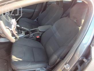 Volvo V-40 V40 (MV), Hatchback 5-drs, 2012 / 2019 2.0 D2 16V picture 6
