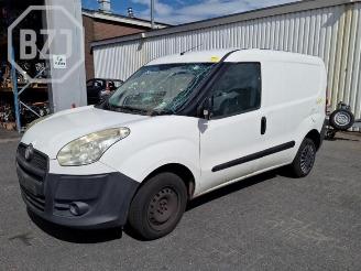 Vrakbiler auto Fiat Doblo Doblo Cargo (263), Van, 2010 1.3 MJ 16V Euro 4 2011/4