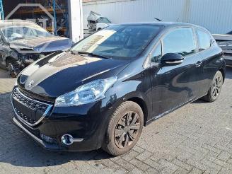 Vrakbiler auto Peugeot 208 208 I (CA/CC/CK/CL), Hatchback, 2012 / 2019 1.2 Vti 12V PureTech 82 2013/4