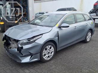 Vrakbiler auto Kia Cee d Ceed Sportswagon (CDF), Combi 5-drs, 2018 1.0i T-GDi 12V 2022