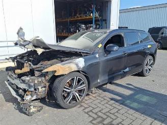 disassembly passenger cars Volvo V-60 V60 II (ZW), Combi, 2018 2.0 B4 16V Mild Hybrid 2022/3