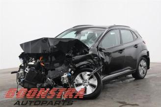 Salvage car Hyundai Kona Kona (OS), SUV, 2017 / 2023 39 kWh 2020/12