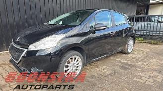 Auto da rottamare Peugeot 208 208 I (CA/CC/CK/CL), Hatchback, 2012 / 2019 1.0 Vti 12V PureTech 2013/12