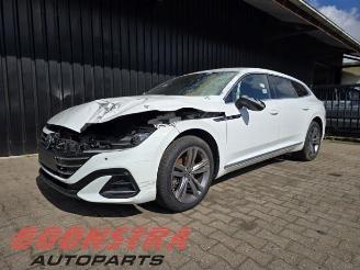 Salvage car Volkswagen Arteon Arteon Shooting Brake (3HAC), Combi, 2020 1.4 eHybrid Plug-in 16V 2021/8