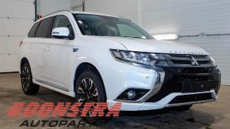 Mitsubishi Outlander Outlander (GF/GG), SUV, 2012 / 2022 2.0 16V PHEV 4x4 picture 7