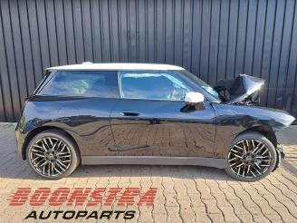 Mini Mini Mini Electric (J01), Hatchback 3-drs, 2023 Cooper E 40.7 kWh picture 2