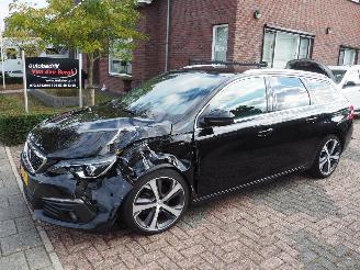 Damaged car Peugeot 308 1.2 PureTech Blue Lease GT 2021/1