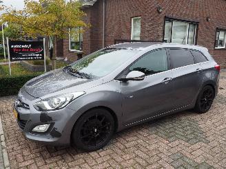 skadebil auto Hyundai I-30 Wagon 1.6 GDI Business Edition 2013/9