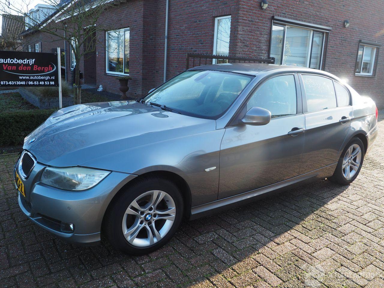 BMW 3-serie 320i Business Line Automaat