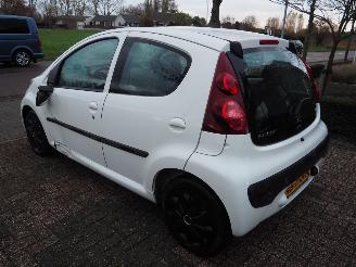 Peugeot 107 1.0 Active Automaat picture 6