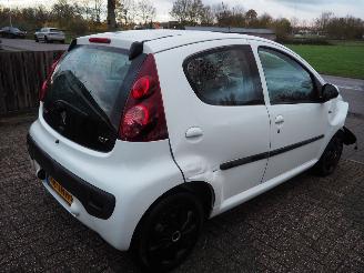 Peugeot 107 1.0 Active Automaat picture 4