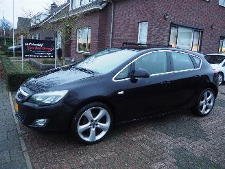 Schadeauto Opel Astra 1.4 Turbo Sport 2010/8