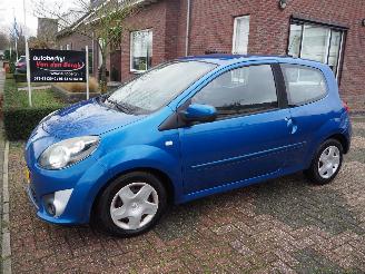 Schadeauto Renault Twingo 1.2-16V Dynamique Automaat 2010/3