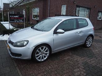 Unfallwagen Volkswagen Golf 1.6 TDI Trendline 2010/1