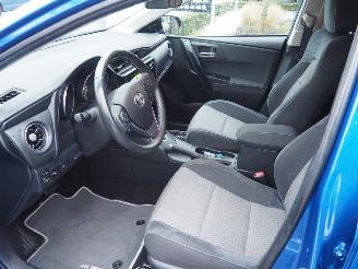 Toyota Auris 1.8 Hybrid dynamic Ultimate picture 24
