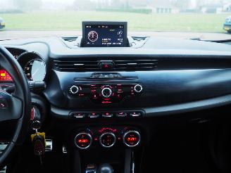 Alfa Romeo Giulietta 1.4T Distinctive Automaat picture 24