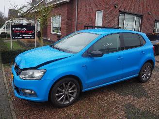 krockskadad bil auto Volkswagen Polo 1.0 Trendline 2014/10