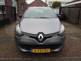Renault Clio 0.9 TCe Authentique picture 2