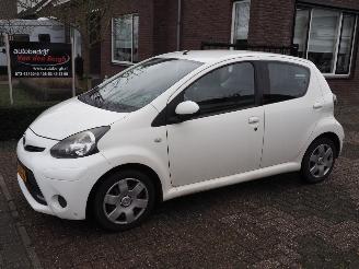 skadebil auto Toyota Aygo 1.0 VVT-i Aspiration 2012/11