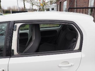 Volkswagen Up! 1.0 High Up! BlueMotion picture 7