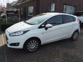 uszkodzony samochody osobowe Ford Fiesta 1.0 Style 2013/3