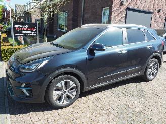 Vaurioauto  passenger cars Kia e-Niro ExecutiveLine 64 kWH 2020/11
