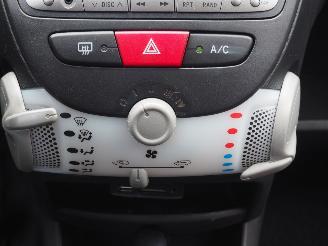Peugeot 107 1.0 Active picture 18