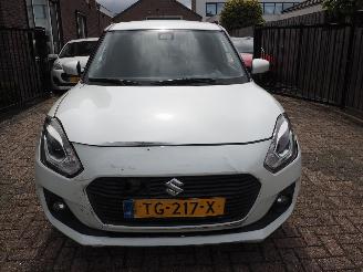 Suzuki Swift 1.2 Stijl Smart Hybrid picture 2