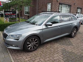 krockskadad bil auto Skoda Superb 1.6 Tdi GreenLine Business Turbo Kapot 2018/2