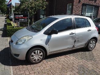 škoda osobní automobily Toyota Yaris 1.0 VVTi Acces 2010/5