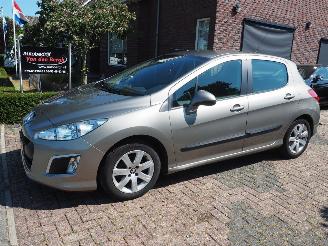Voiture accidenté Peugeot 308 1.6 Vti Access 2012/4