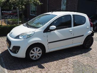 krockskadad bil auto Peugeot 107 1.0 Active 2012/12