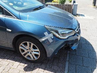 Opel Astra 1.6 CDTI Business+ Automaat picture 11