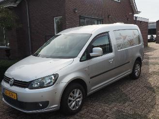 Schadeauto Volkswagen Caddy 1.6 Tdi Maxi Automaat 2013/5