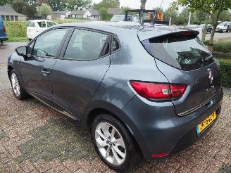 Renault Clio 1.5 Dci Limited Automaat picture 6