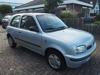 Nissan Micra 1.3 LX Automaat picture 3