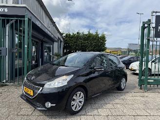 Auto incidentate Peugeot 208 1.0 VTI AIRCO 5-DEURS 2013/10