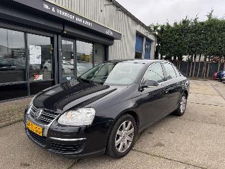 skadebil auto Volkswagen Jetta 1.6 FSI 85KW AIRCO 2006/10