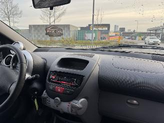 Peugeot 107 1.0 50KW AIRCO LEER 5-DEURS picture 8