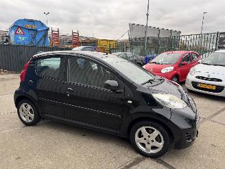 Peugeot 107 1.0 12V AIRCO 5-DEURS picture 3