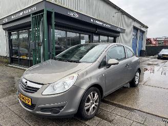 Schadeauto Opel Corsa 1.2 AIRCO 51KW 2010/9