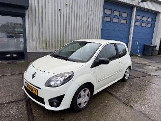Vaurioauto  passenger cars Renault Twingo 1.2 16V AIRCO 2010/9