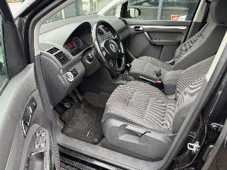 Volkswagen Touran 1.6 16V FSI 7-PERSOONS picture 9
