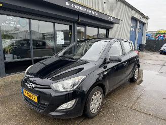 skadebil auto Hyundai I-20 1.2 AIRCO 2013/4