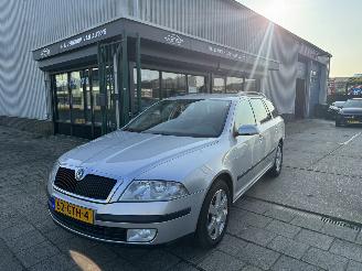 skadebil auto Skoda Octavia 1.6 FSI 85KW AIRCO 2008/9