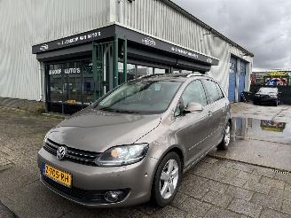 Schadeauto Volkswagen Golf plus 1.4 TSI HIGHLINE AUTOMAAT SCHUIFDAK 118KW 2010/8