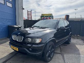 Damaged car BMW X5 4.6is 255kw 2002/8